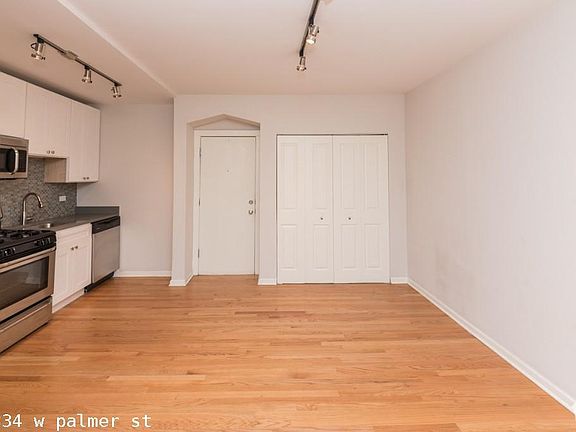 5th image of 2834 W Palmer St #215