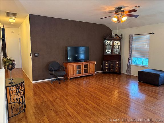 3rd image of 4609 S 197th Ave
