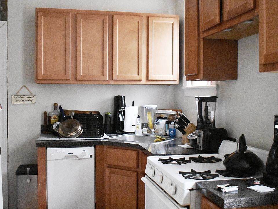 1st image of 3839 N Greenview Ave APT 1E