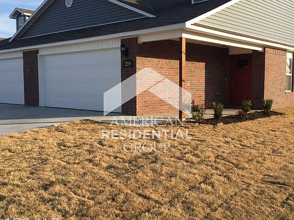 2nd image of 221 E Anabranch Ct