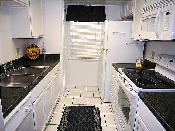 5th image of 14333 Memorial Dr APT 11