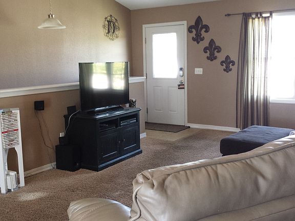 4th image of 1901 Eisenhower Ct