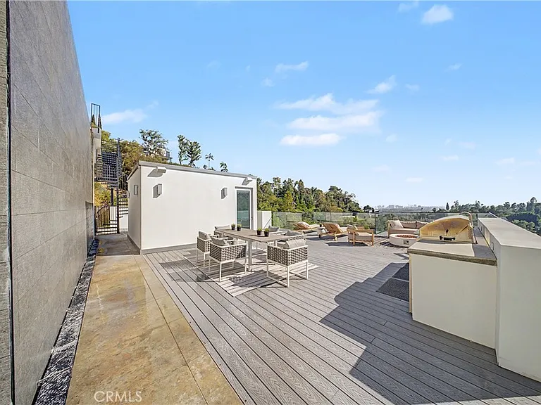 9459 Beverly Crest Dr — Photo 47