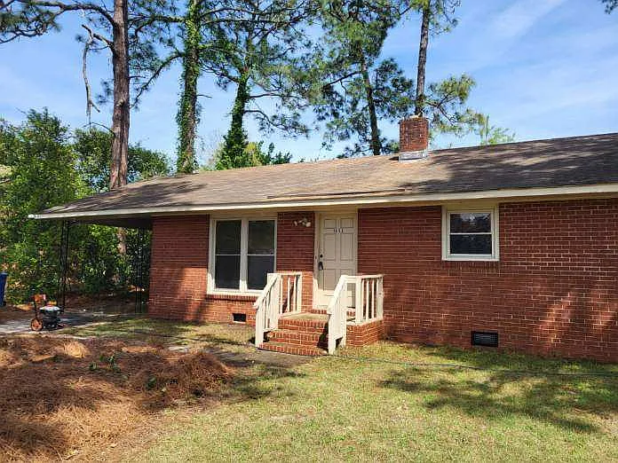 1953 Westhill Dr — Photo 2
