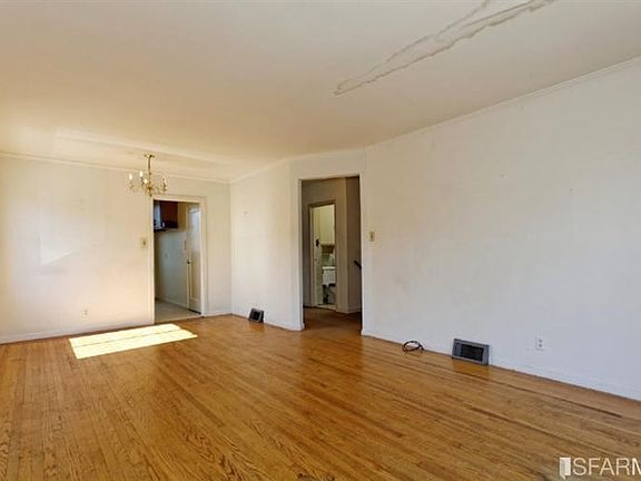 4th image of 396 Allison St