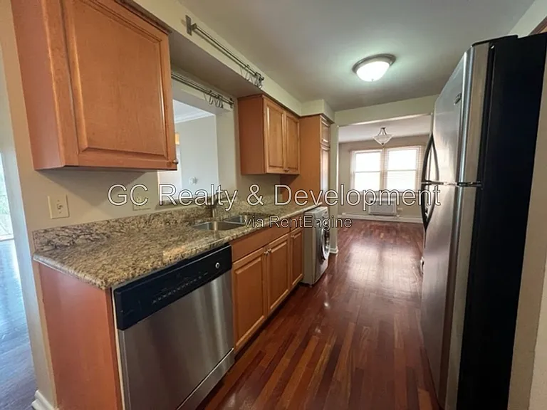 1247 E Washington St #202 — Photo 3