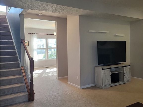 5th image of 6976 Meadow Lakes Blvd