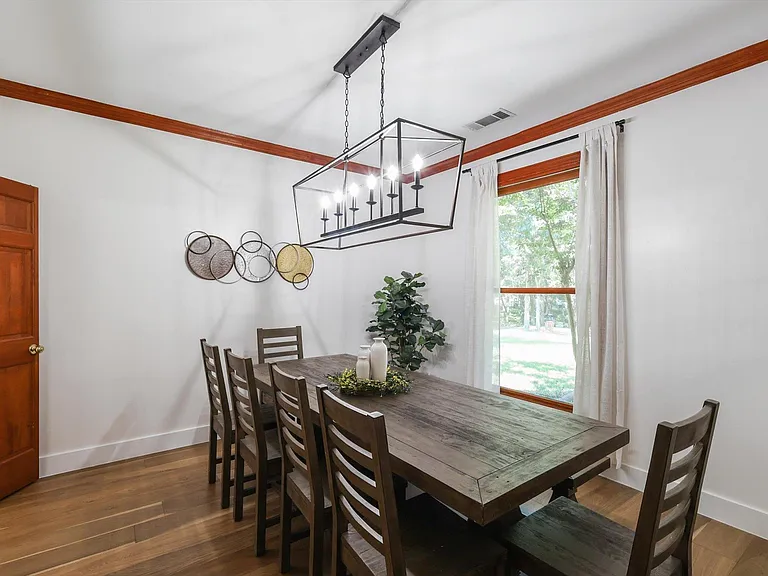 204 Covey Ln — Photo 10