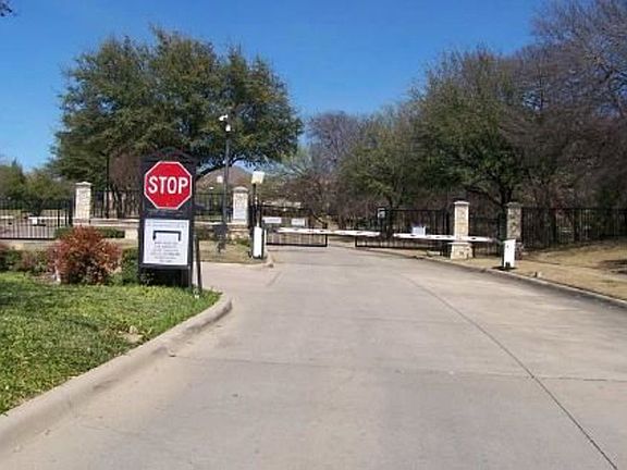 3rd image of 5949 Orchard Park Dr