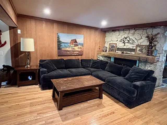 1710 Pine Ave — Photo 3