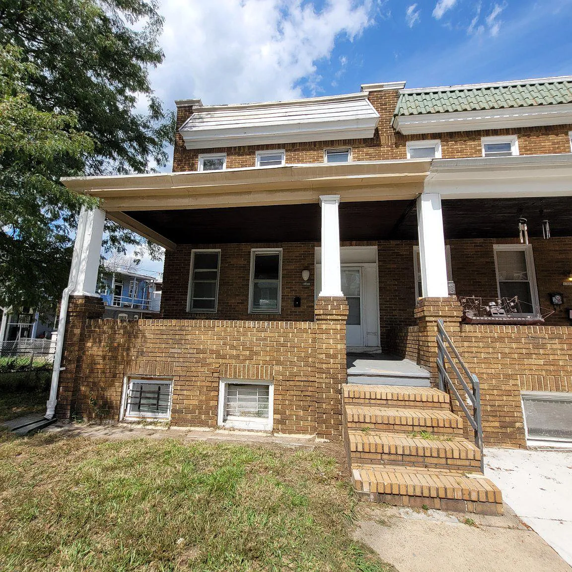 3 bed, 3.0 bath, 1296 sqft, $1,850 — Photo 1