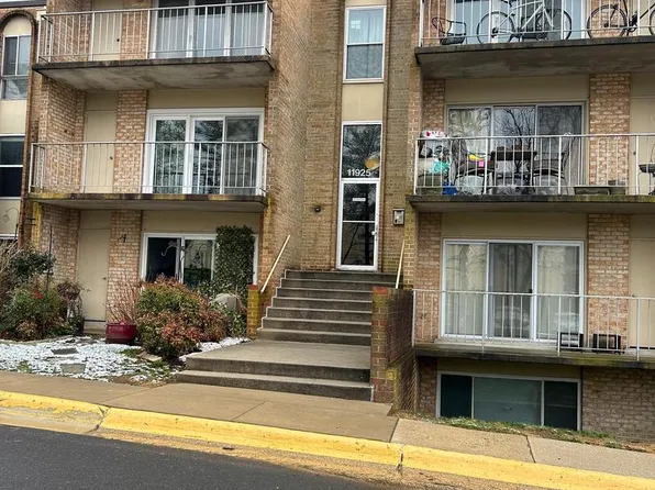 11925 Parklawn Dr APT 203, Rockville, MD 20852