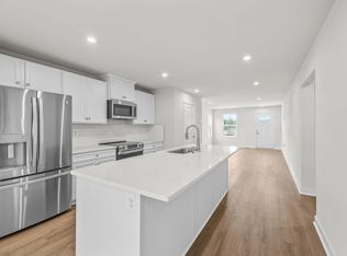 1001 Sweetheart Dr, Fredericksburg, VA 22406