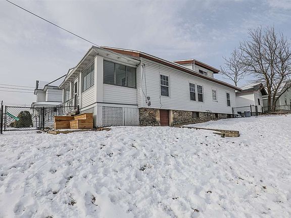 3rd image of 746 Lake Avenue