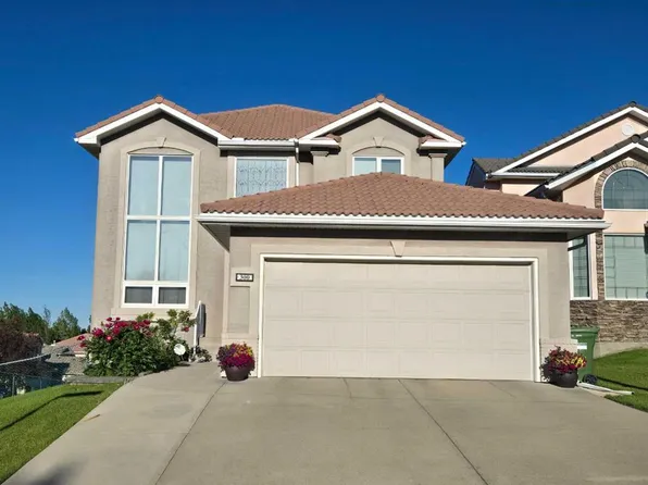 300 W Hampstead Rd NW, Calgary, AB T3A 6G4