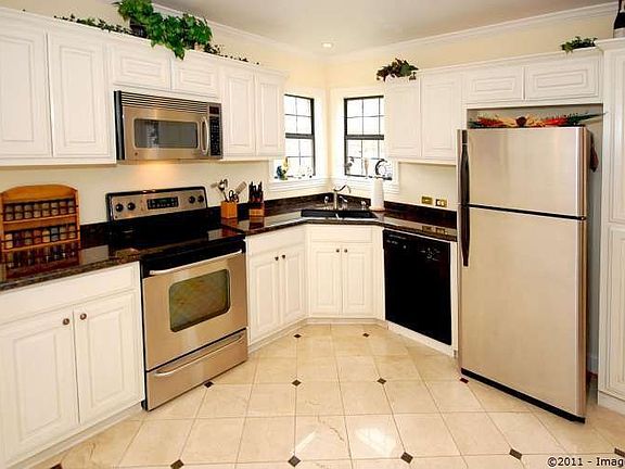 3rd image of 5026 Wenonah Dr