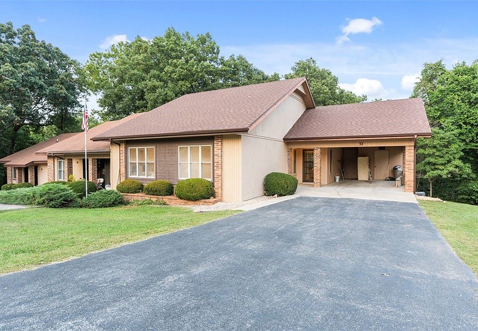 1st image of 32 Walter Dr