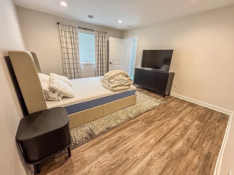 1624B Gunston Dr — Photo 38