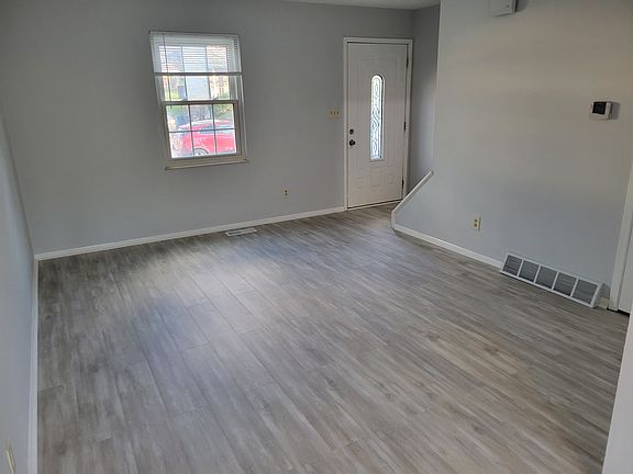 4th image of 3216 Woodward St