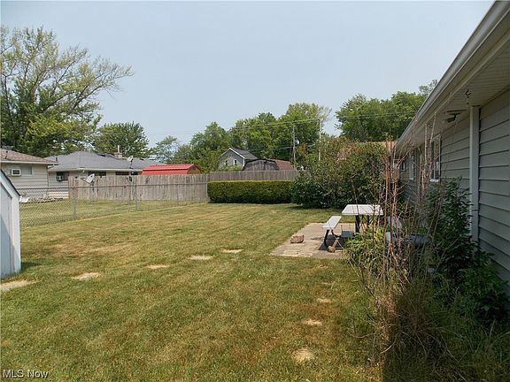 4th image of 812 Mansfield St