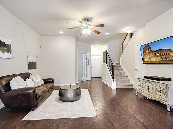 4th image of 1036 Lost Pines Ln