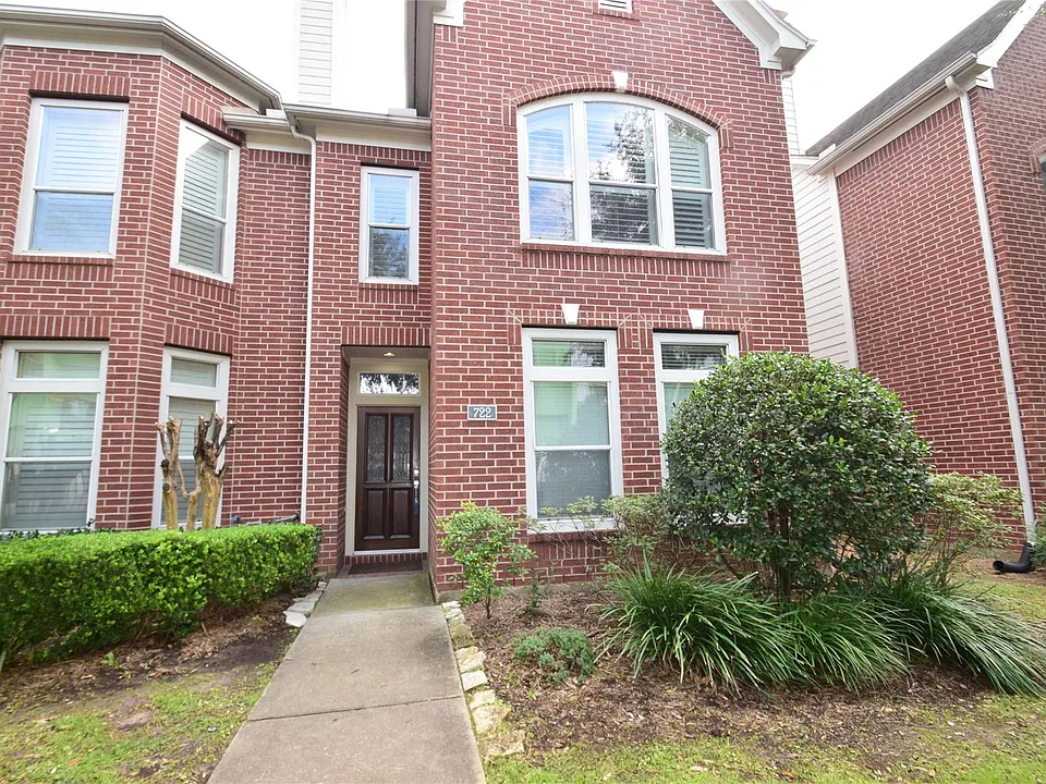 722 Memorial Heights Dr