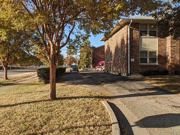 3rd image of 3534 Leith Ln