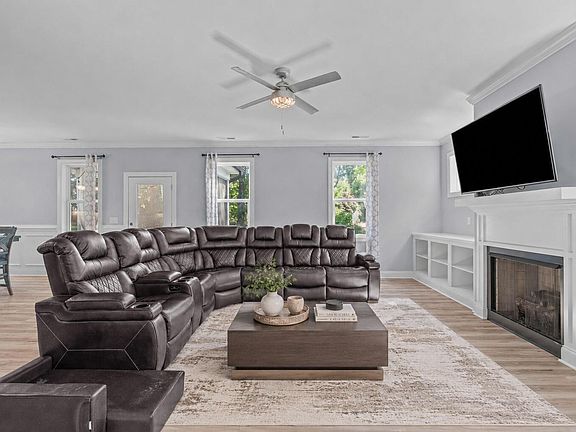 3rd image of 2921 High Plains Dr