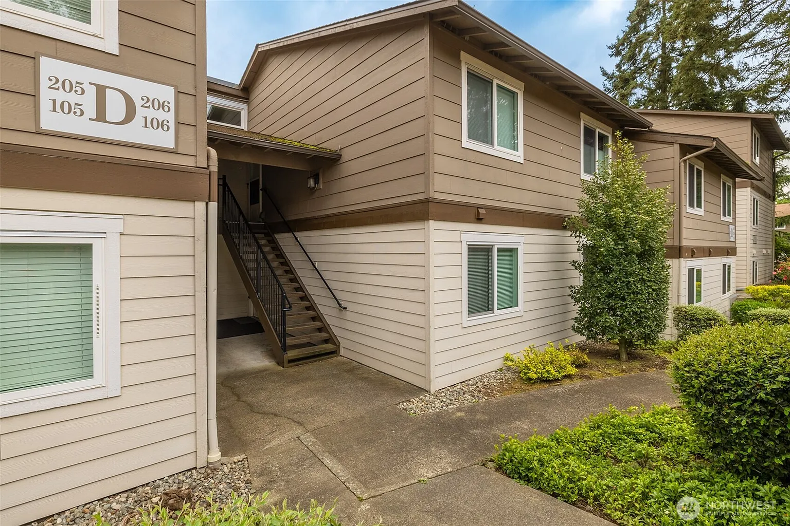 12621 NE 130th Way #D106 photo 1