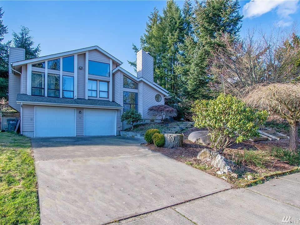 Sunrise Terrace Puyallup WA Mt view 4 BD 1.75 BA tri-level home 