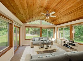 8106 Dakota Ln, Chanhassen, MN 55317