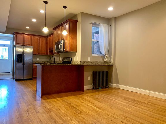 Kitchen & Dining Area