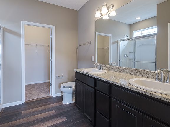Palatial owner s bath