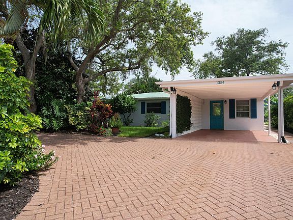 Carport and plenty of parking