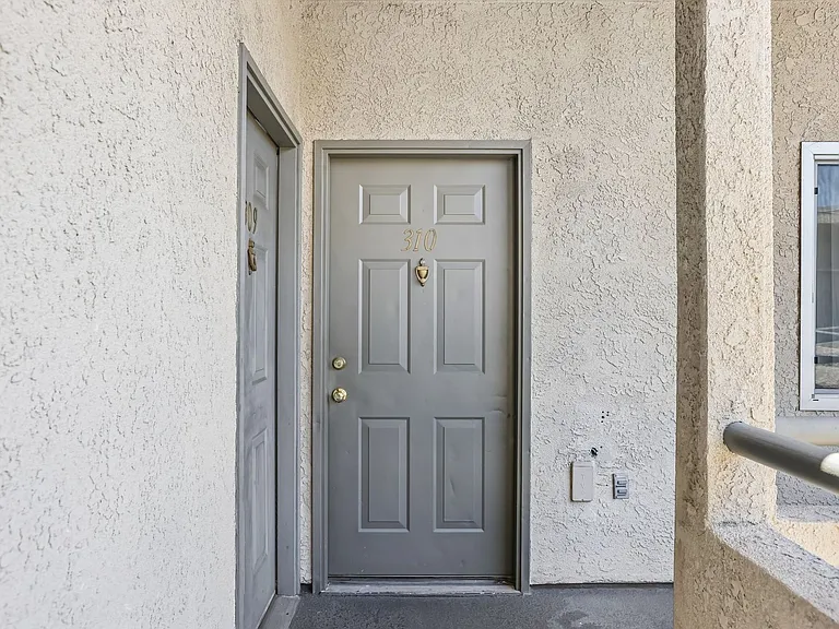 8541 Foothill Blvd., Sunland — Photo 53