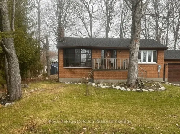 26 Dundee Dr, Tiny, ON L9M 0B3