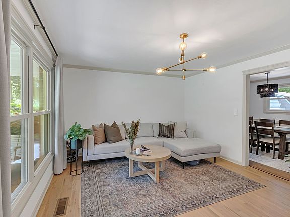 5th image of 457 Ewing Ln