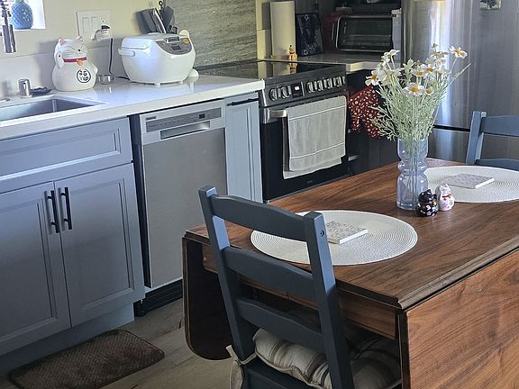2nd image of 1770 Almond Ave #1