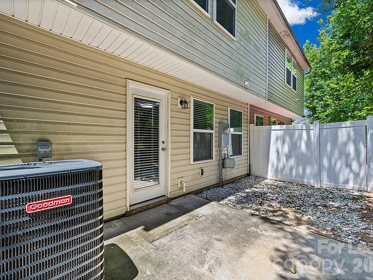 9612 Brackenview Ct — Photo 34