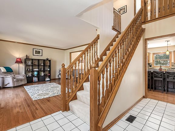 2nd image of 6373 Oisin Ct
