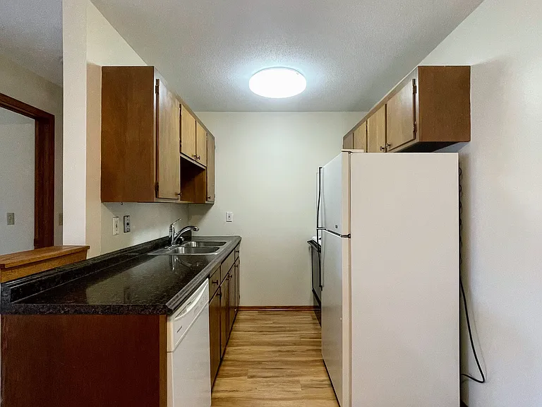 401 9th St SE — Photo 11