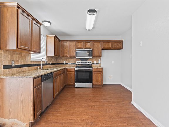 3rd image of 302 Terrace Dr