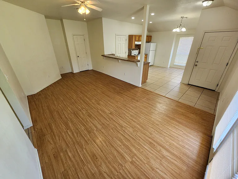 1418 S Mississippi Ave — Photo 2