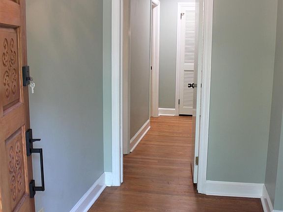 4th image of 202 Sherry Dr SE
