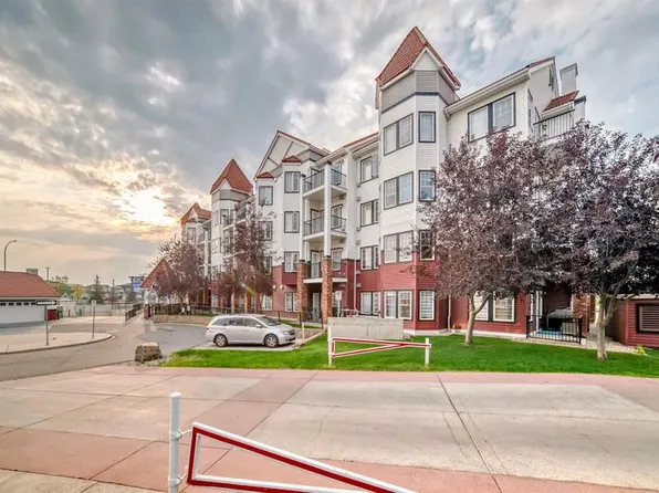 60 N Royal Oak Plz NW #120, Calgary, AB T3G 0A7