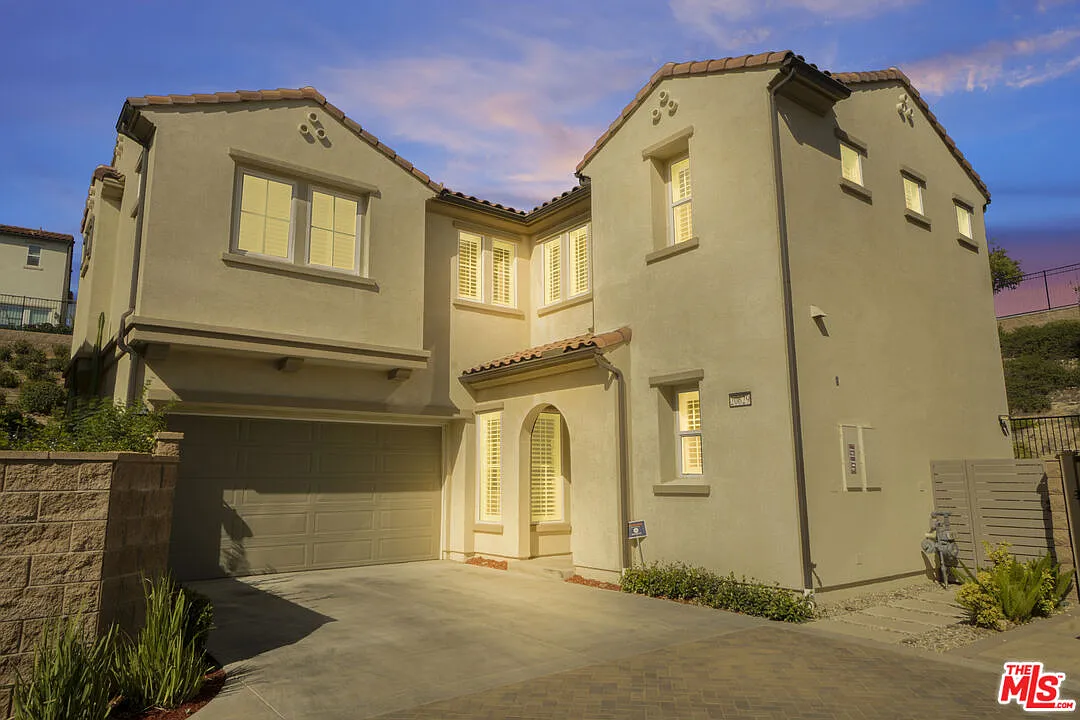 4 bed, 3.0 bath, 2189 sqft, $7,800 — Photo 3