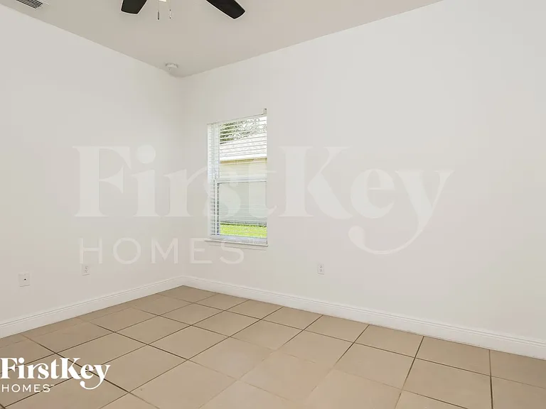 1133 Platte Ln N — Photo 8