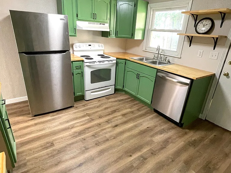 909 36th St SE — Photo 5