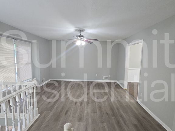 3rd image of 12805 Ewing Ave