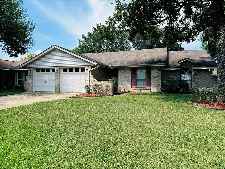 7622 Woodsman Trl — Photo 2